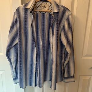 Men’s long-sleeved button down (pearl snap) shirt